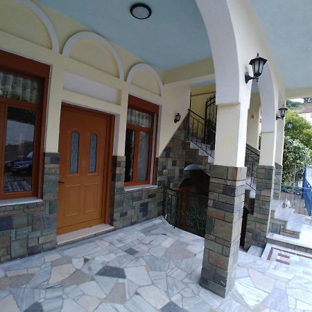 Guest House Urat Gjirokastër Exterior foto
