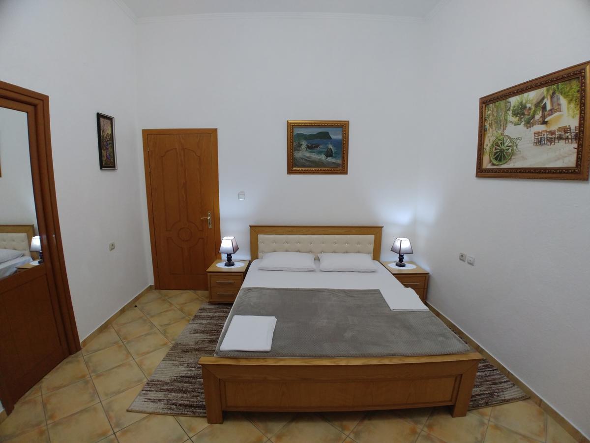 Guest House Urat Gjirokastër Exterior foto