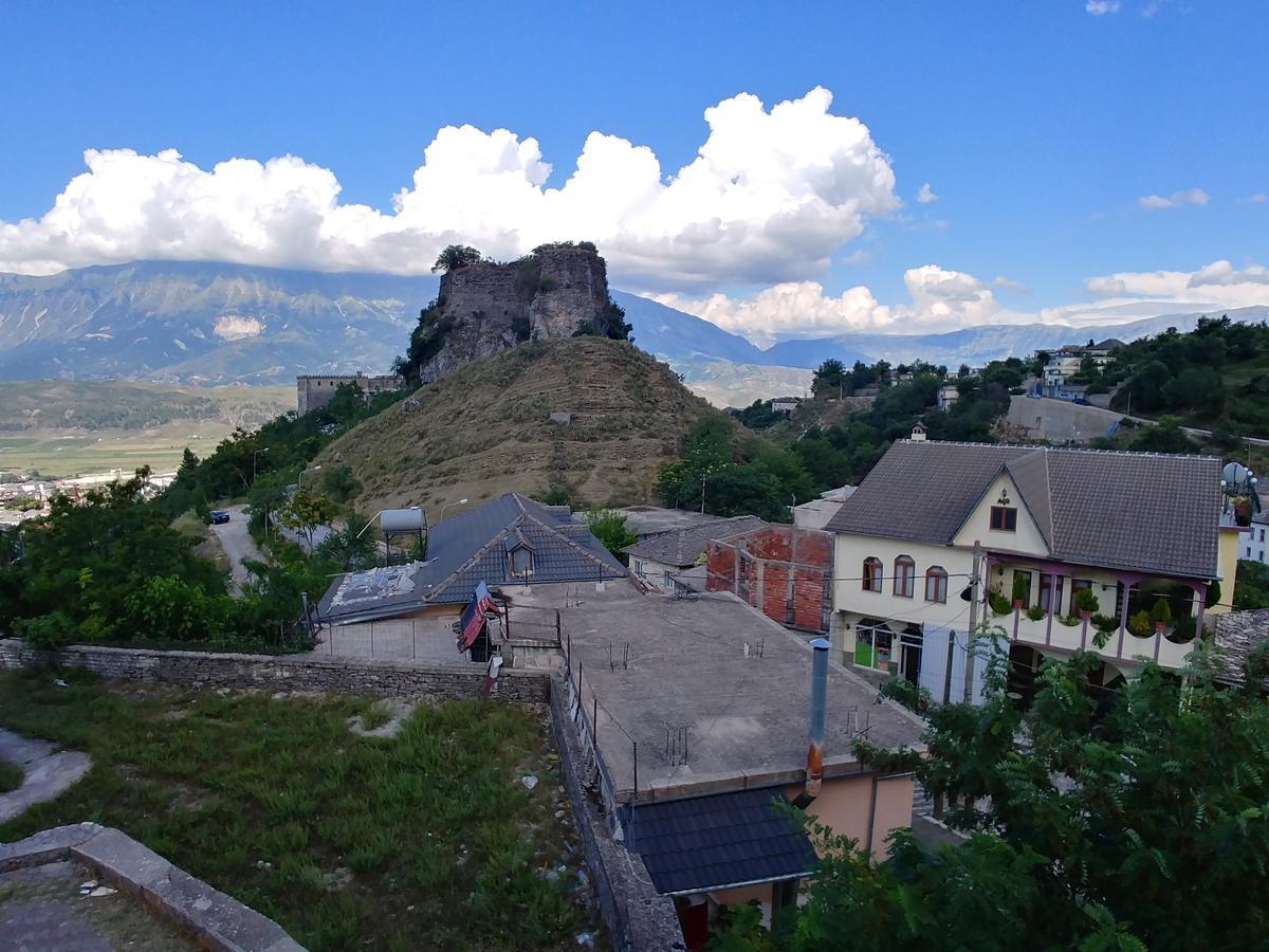 Guest House Urat Gjirokastër Exterior foto
